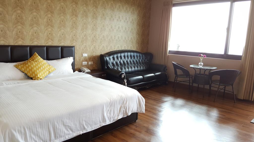 Chi House Hotel Miaoli Bagian luar foto